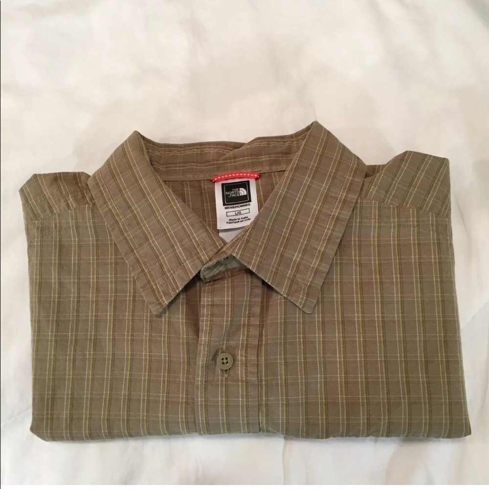 THE NORTH FACE BUTTON DOWN SHIRT SIZE LARGE